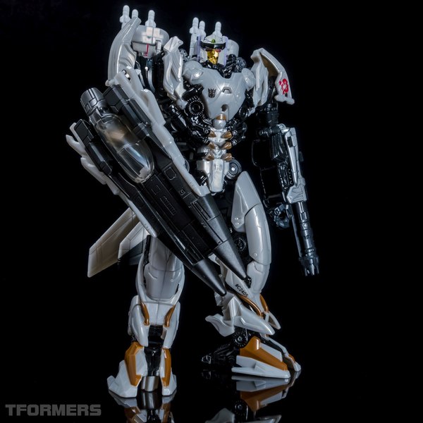 TFormers Titans Return Gallery   Siege On Cybertron Thunderwing Titan Master 29 (29 of 30)